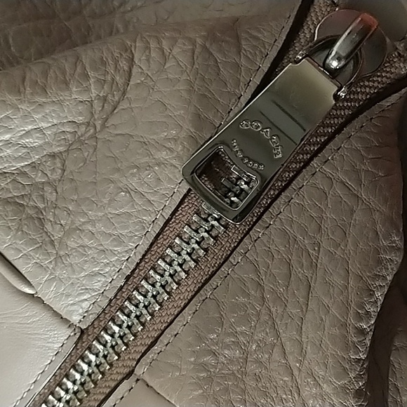 Coach Signature Satchel Long Strap - Picture 11 of 16